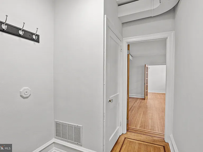 87 E Butler Ave — Photo 4