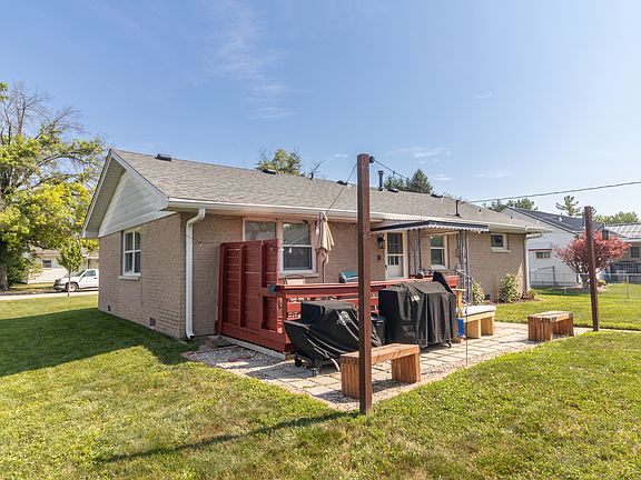 3rd image of 1021 E 6th St