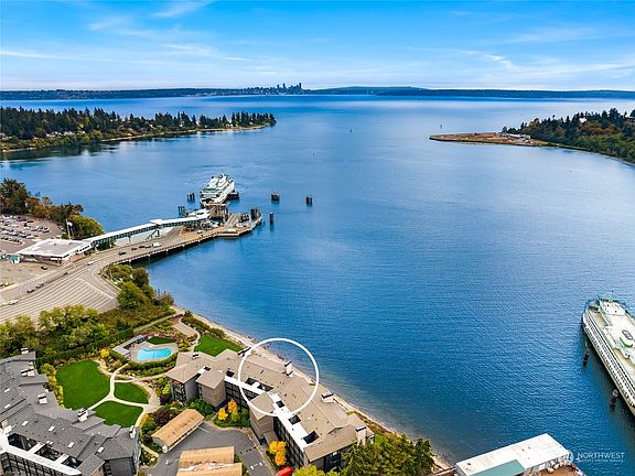 2nd image of 428 Harborview Drive SE #144