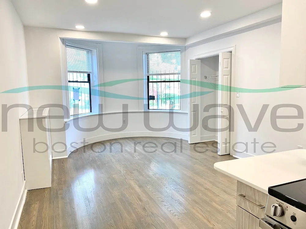 Studio, 300 sqft, $2,500 — Photo 2
