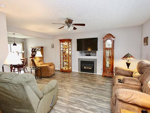 4th image of 2263 Dunvegan St