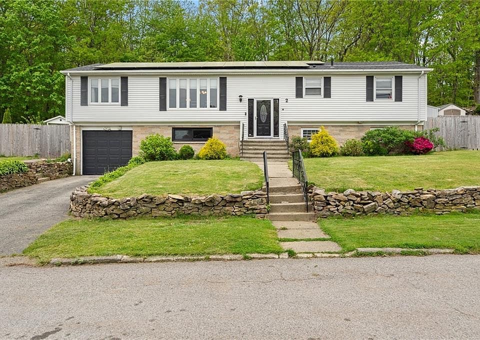 1st image of 2 Rose Hill Dr