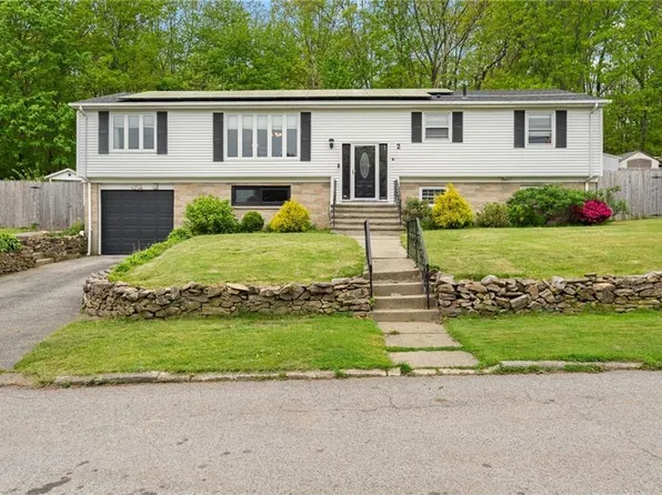 2 Rose Hill Dr, Johnston, RI 02919