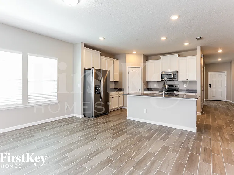 1633 Mathews Manor Dr — Photo 6
