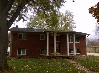 903 Worchester Dr, Fenton, MI 48430