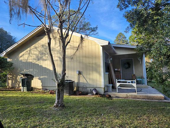 3rd image of 1569 Coombs Dr #0