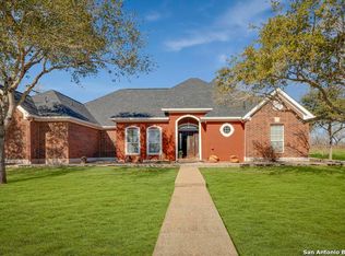 1007 BLUEBONNET LN, Adkins, TX 78101