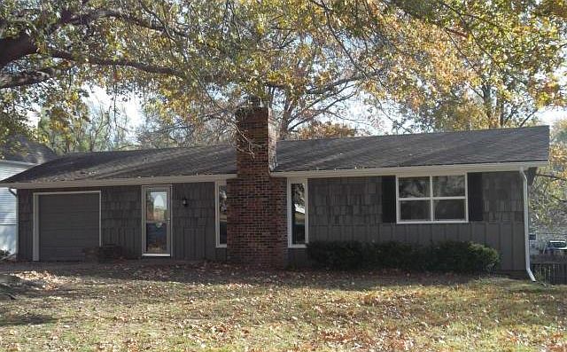 1st image of 833 N 84th St