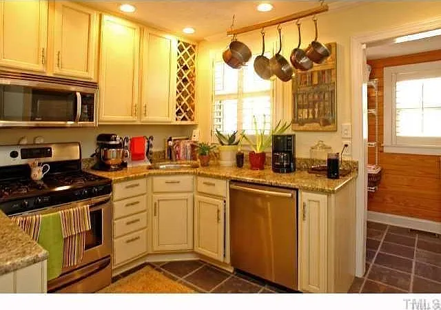 1709 Patton Rd — Photo 4