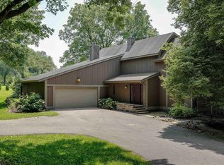 2138 Vintage Dr, Fitchburg, WI 53575