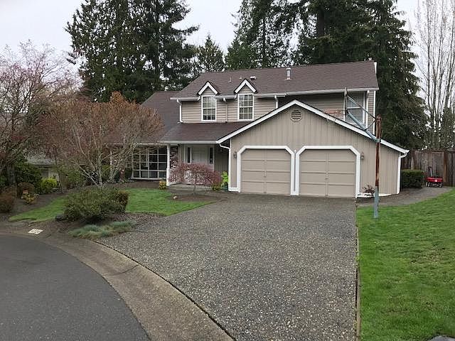 Flat front yard on cul-de-sac