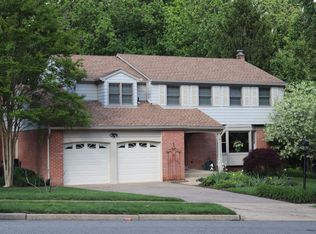 7816 Carrleigh Pkwy, Springfield, VA 22152