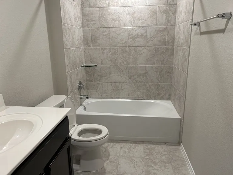 1319 Iron Horse Dr — Photo 10