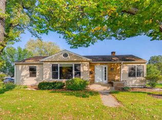 121 N 2nd St, Cary, IL 60013