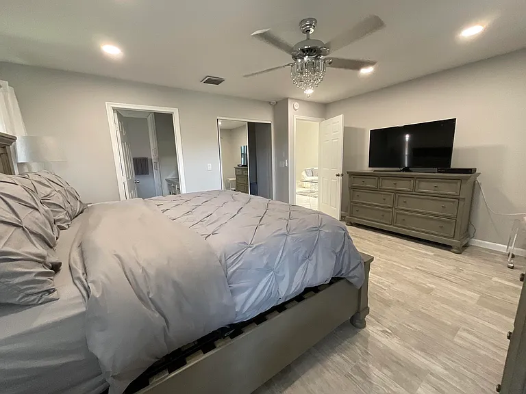 5574 Royal Lake Cir — Photo 33