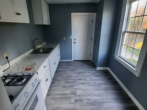 3rd image of 2116 Treasure St #2116