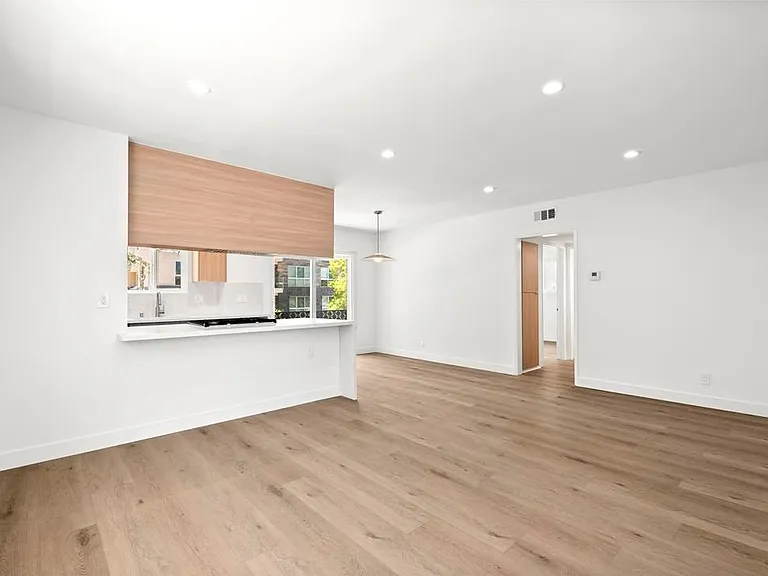 739 N Sweetzer Ave #6 — Photo 5