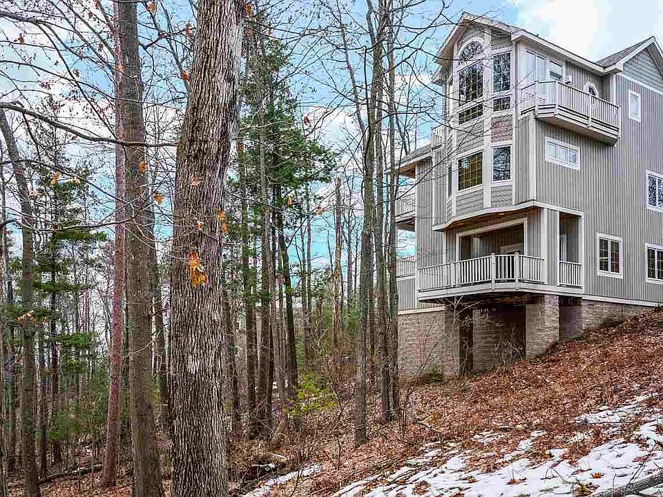 1st image of 40 Brook Hl