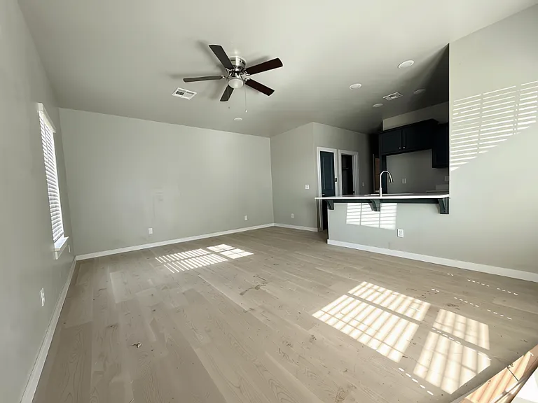 1405 SW Bishop Rd — Photo 6