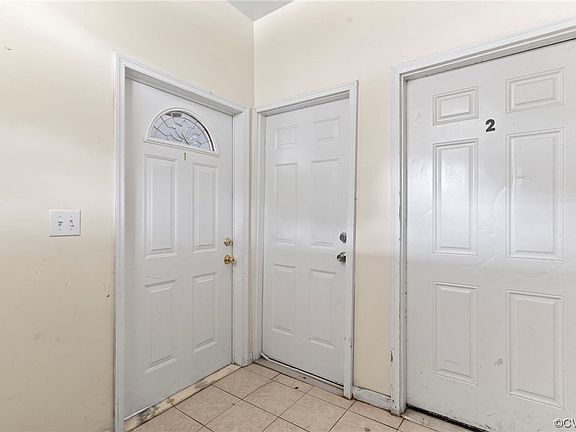 2nd image of 2902 Barton Ave
