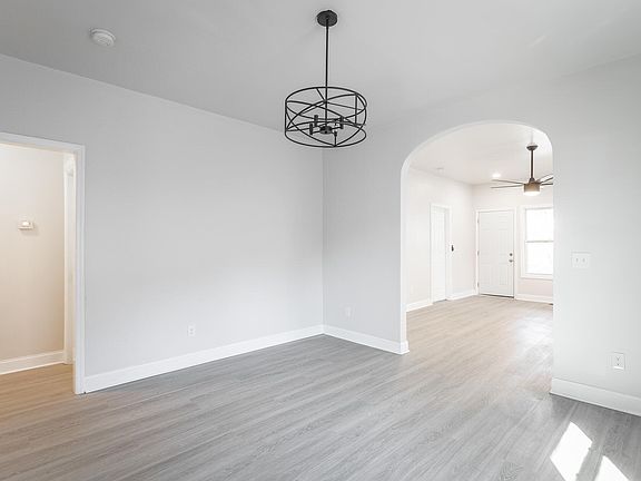 4th image of 2214 Allin St