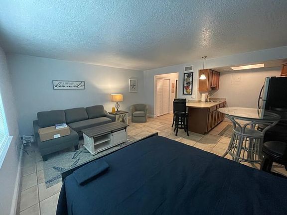 2nd image of 320 Columbia Dr #319
