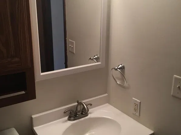 2204 Todd Dr APT 2NE, Bloomington, IL 61704