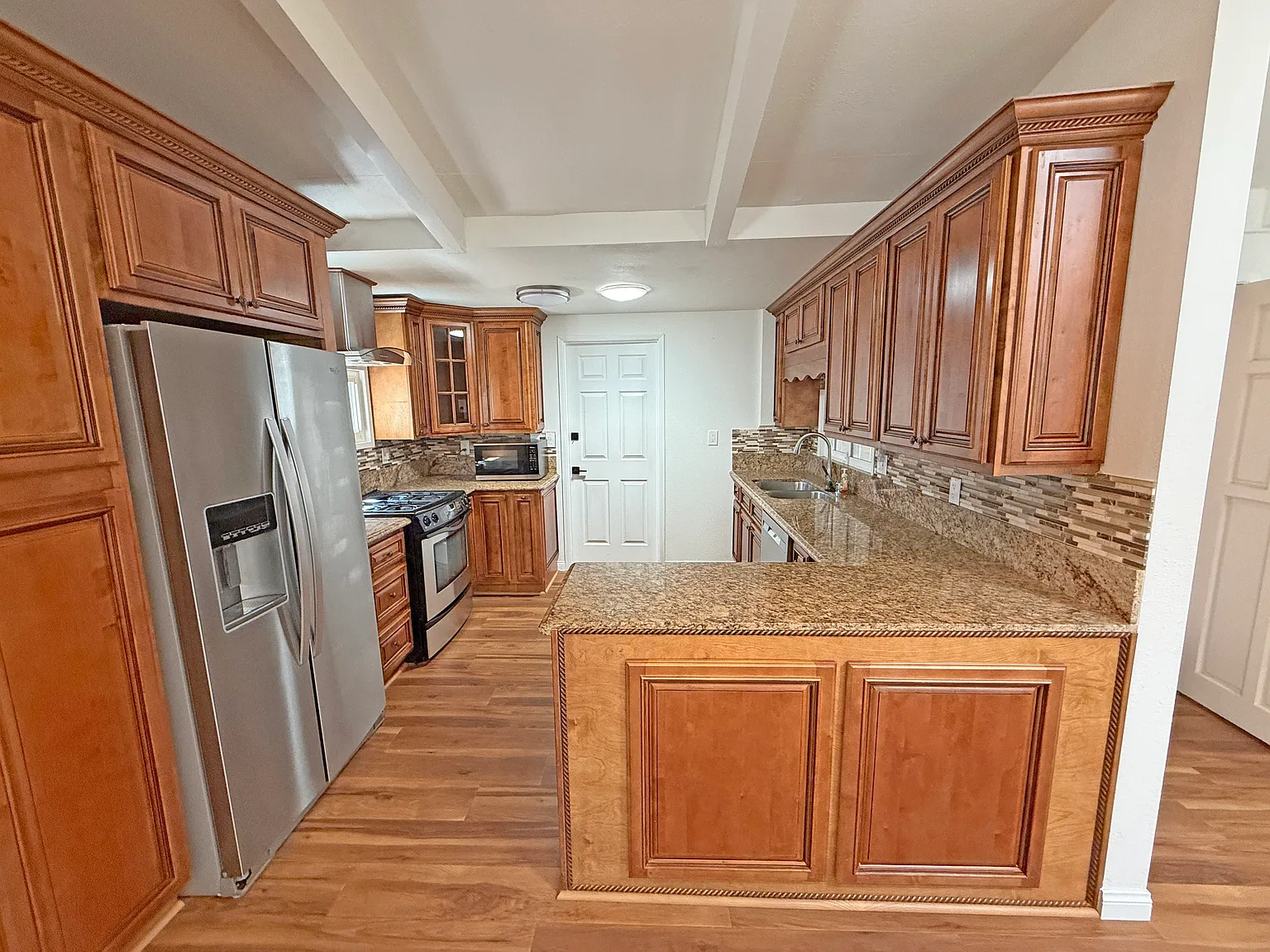 3 bed, 1654 sqft, $5,200 — Photo 4