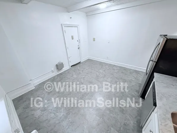 259 Grant Avenue image 3 of 21