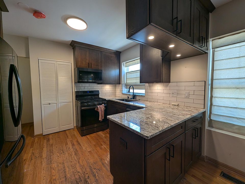 1st image of 2611 W Argyle St #2