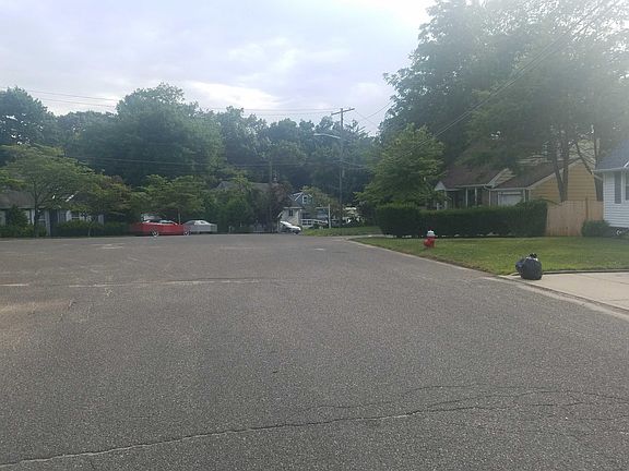 4th image of 2 Quayle Ct