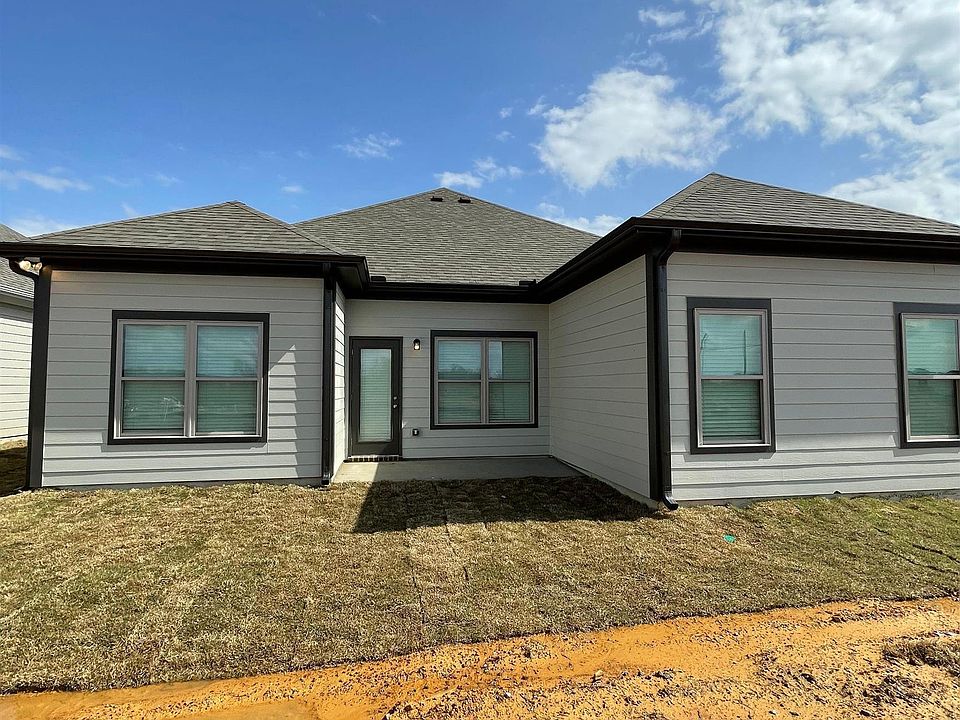 2nd image of 2127 Sullivan Dr