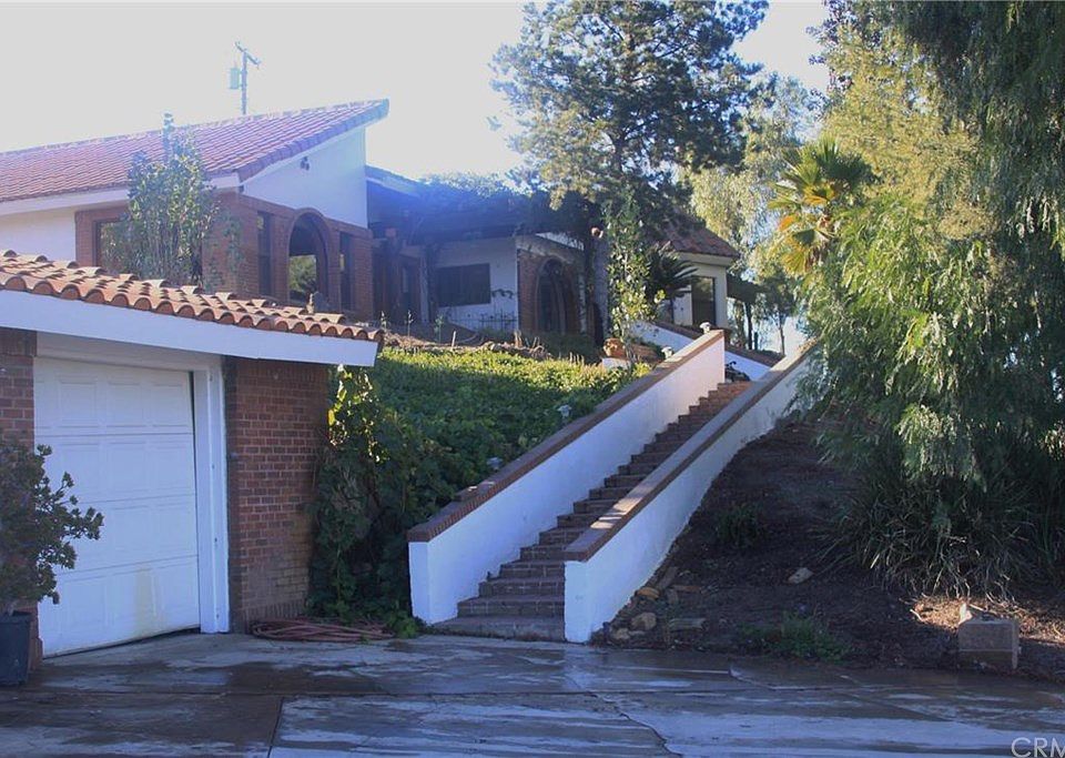 1st image of 33630 Elmhurst Ln