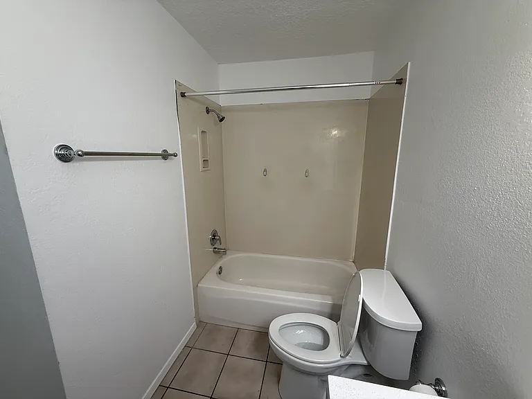 7704 Kane Ct NW — Photo 11