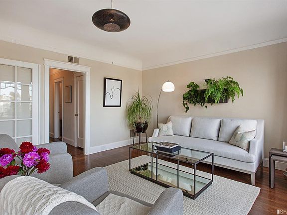 2nd image of 1255 Oak St APT 3
