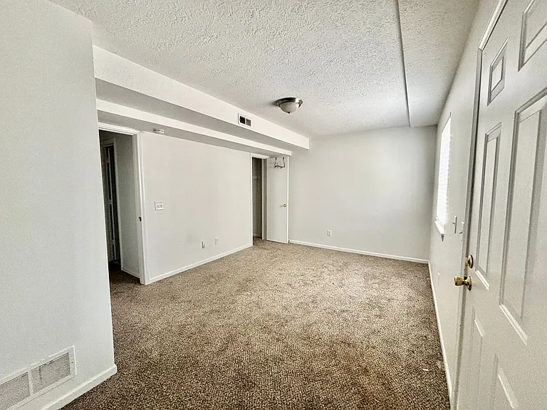 4420 Jarboe St — Photo 17