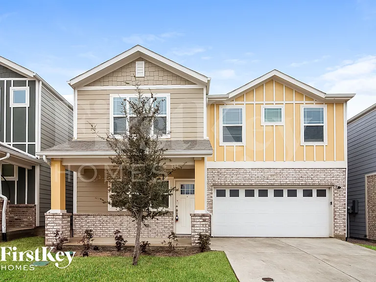 613 Sophia Way — Photo 1