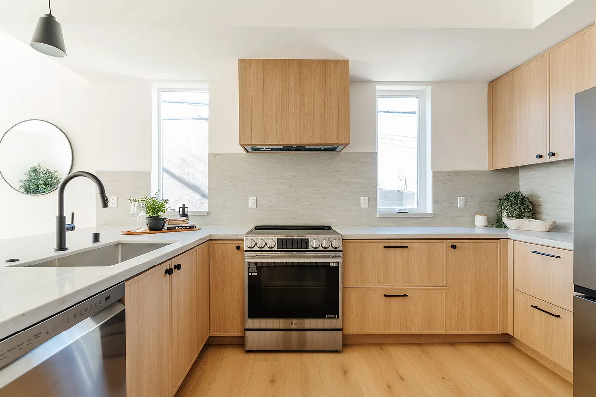 Building Photo - 6765 Lexington Ave #B