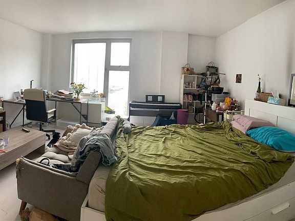 5th image of 250 Bedford Ave #304