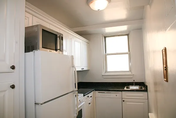 Rented by Halstead Real Estate | media 16