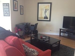 3rd image of 3530 N Southport Ave APT 4A