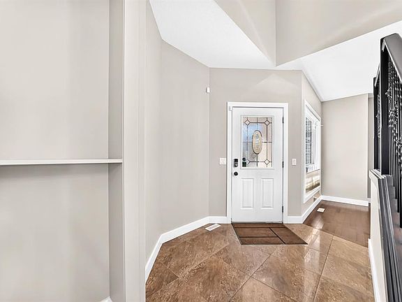 3rd image of 255 S Edgebrook Park NW
