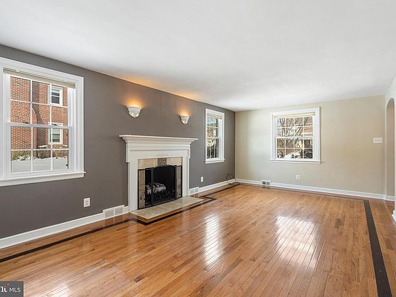 4th image of 104 James Dr