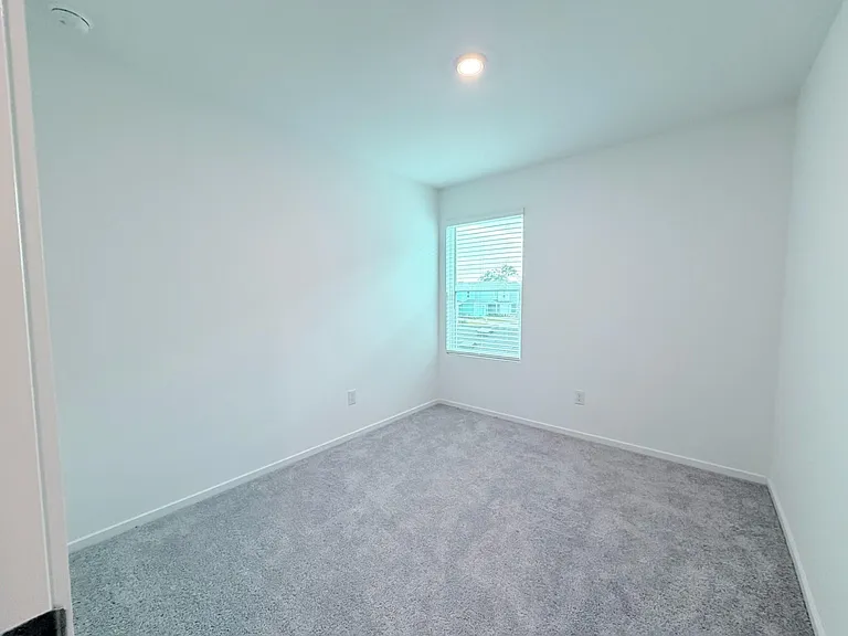 945 Pertuso Ln — Photo 11