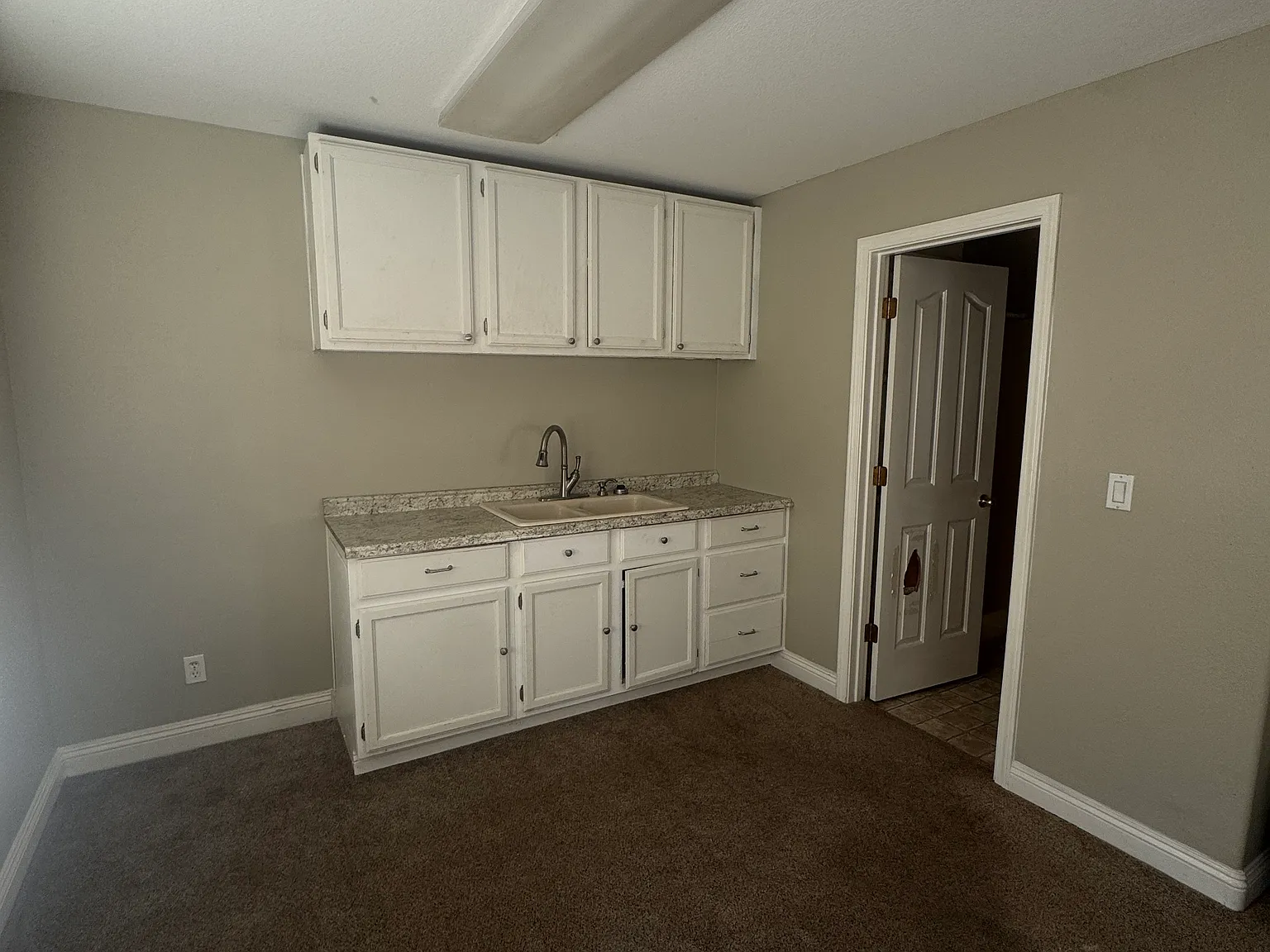 Studio, 410 sqft, $1,200 — Photo 4