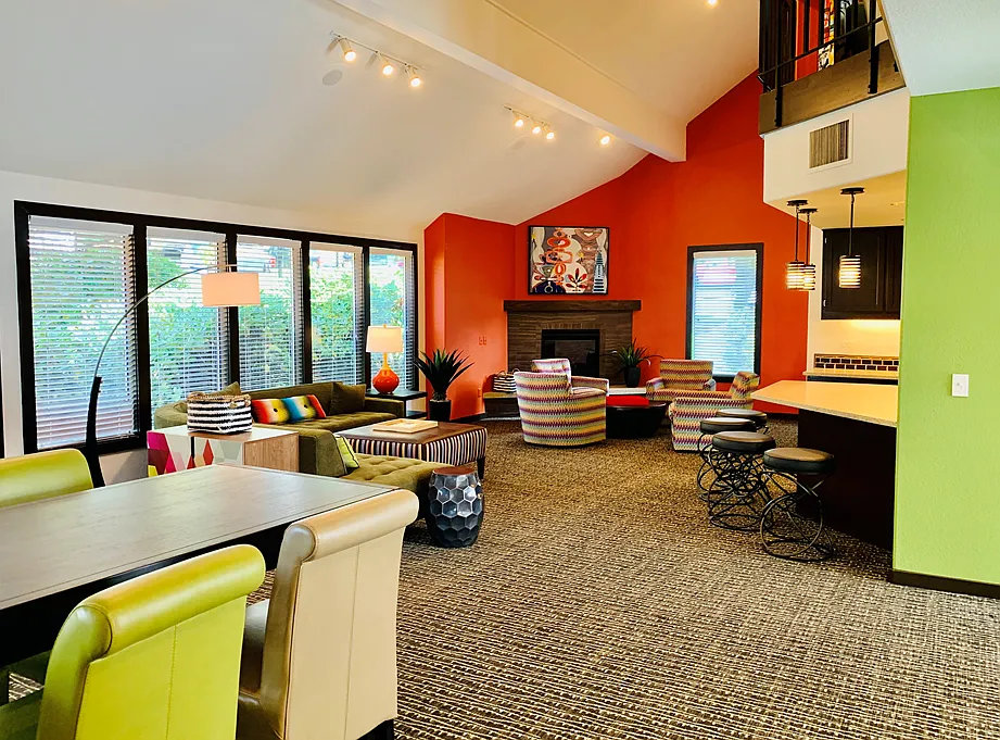 Squires Court Apartments — Photo 4