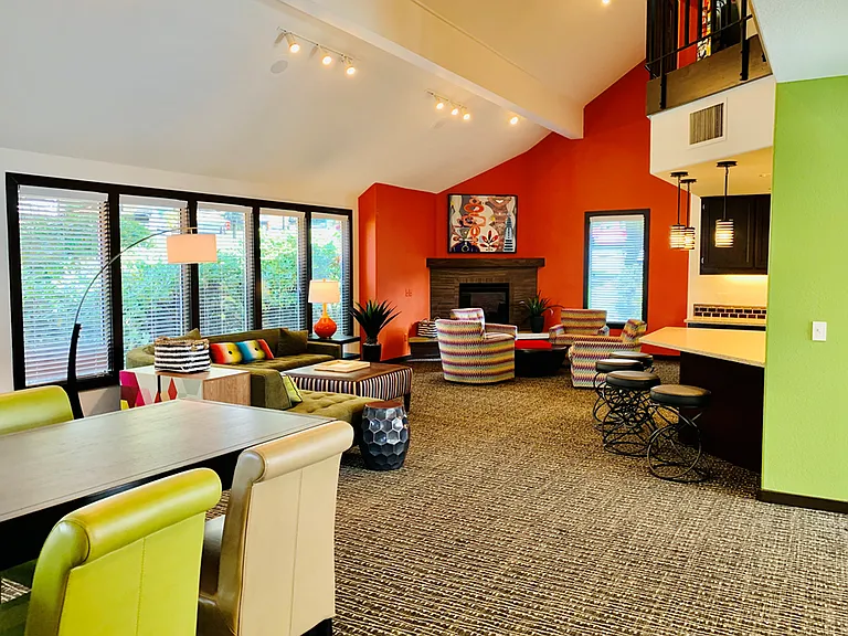Squires Court Apartments — Photo 5
