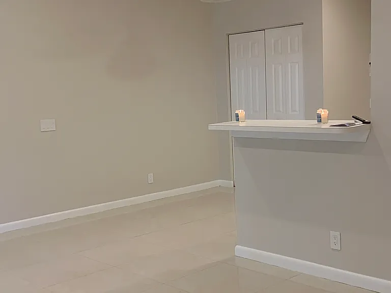 1547 Zenith Way — Photo 9