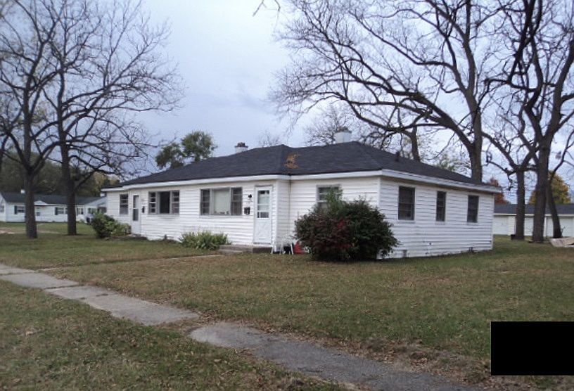 1st image of 2728 E Jefferson Blvd
