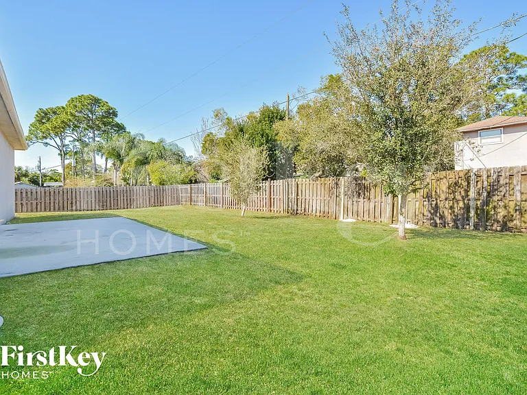 3920 Scotland St — Photo 14